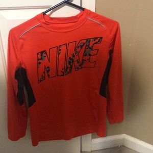 NIKE DRI-FIT SIZE LARGE